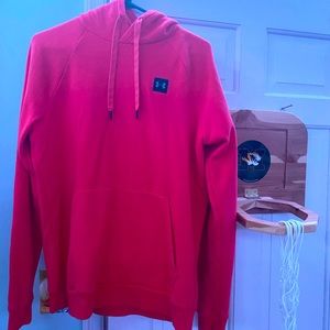 Men’s Under Armour Sweatshirt.